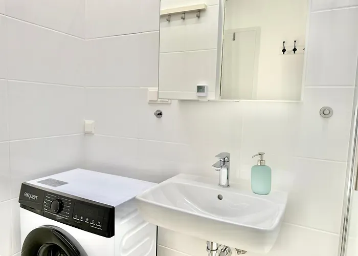 Modern Renovated Near Center Daire